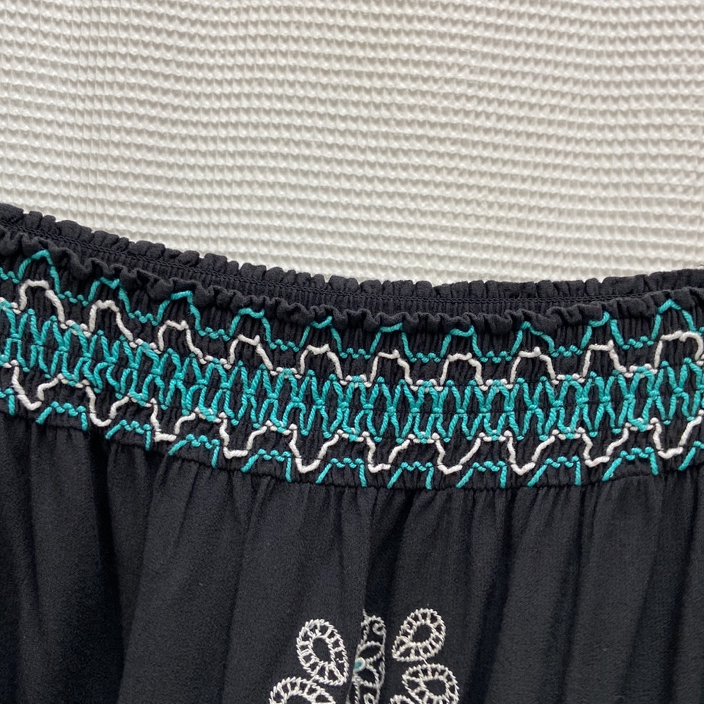 Women’s Xhilaration off the shoulder floral embroidered blouse. Size small. - Picture 7 of 12
